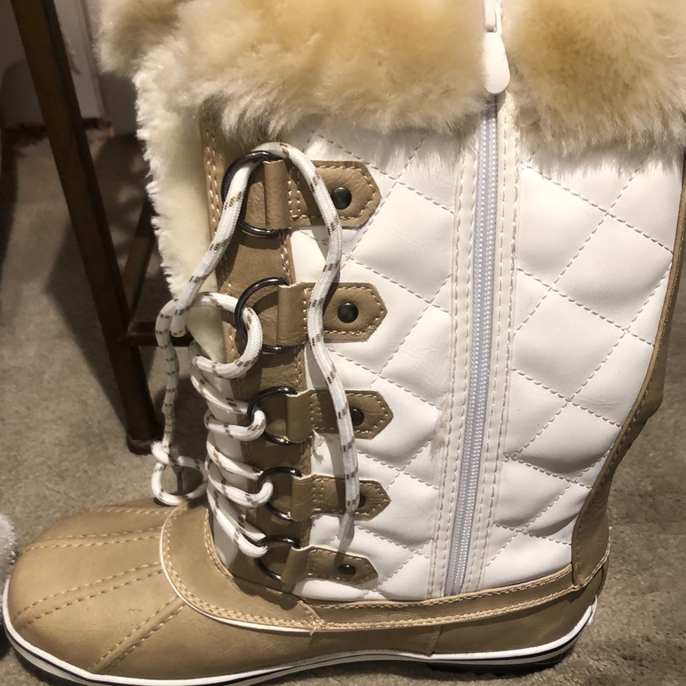 Beautiful color waterproof snow boots new Size 8 - Picture 7 of 10